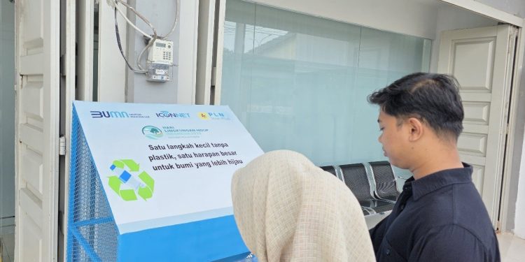 Peduli Lingkungan, Laksanakan Program Bottle Up di Kantor Pekanbaru