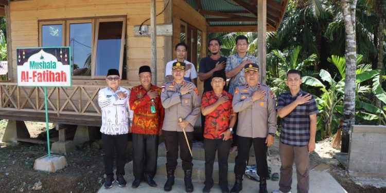 HUT Bhayangkara ke-79, Kapolres Mentawai Resmikan Mushala Al-Fatihah di Dusun Berkat