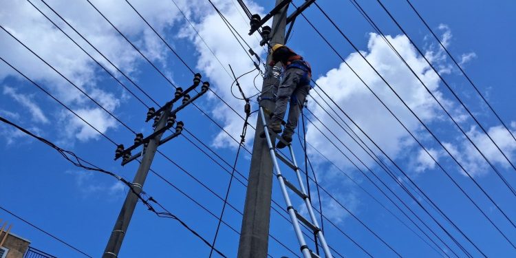 Optimalisasi Koneksi Internet Perbaikan Instalasi Fiber Optik di Rengat Barat