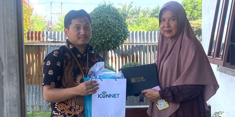 Layanan ICONNET dan PLN Icon Plus Jalin Kedekatan Komunitas Lewat Kunjungan PKK Kubang Jaya