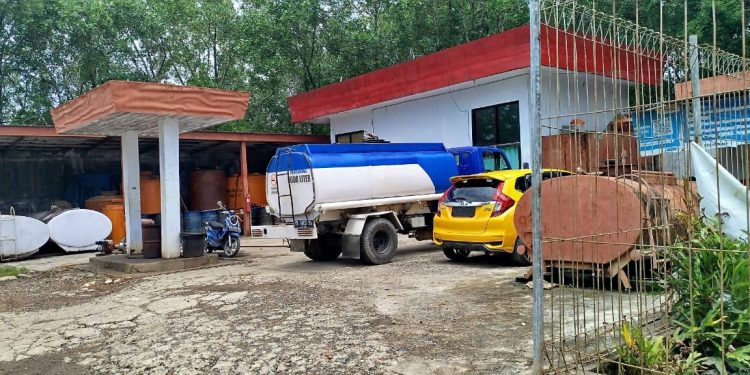 Diduga Langgar Aturan Distribusi, BBM Subsidi Mengalir Lewat Jalur Darat di Teluk Bintuni