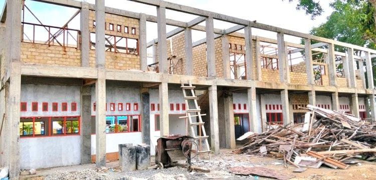 Proyek Gedung SMA YPK 1 Biak Terlantar dan Terancam Sanksi