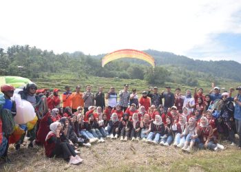 Uji Terbang 40 Paralayang Jajal Venue Batu Tanjung Sawahlunto