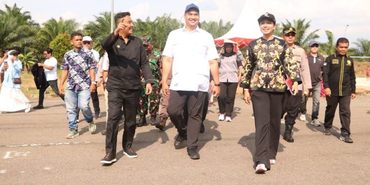 Kunjungan ke Dharmasraya, Menpora Dukung Upaya Bupati Annisa Majukan Olahraga