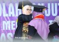 Ketua TP PKK Tulang Bawang Hadiri Wisuda Sekolah Lansia sebagai Bukti Kepedulian Usia Senja