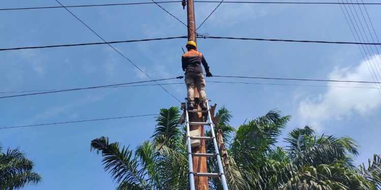 Perkuat Infrastruktur Internet, Pemeliharaan Kabel Fiber Optik di Indragiri Hilir