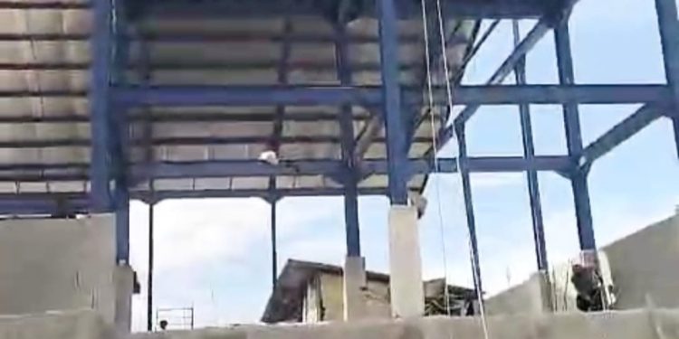 Bangunan Pabrik Diduga Tanpa AMDAL dan Izin PBG Bebas Berdiri Di Gudang LK Warga Medan Geram
