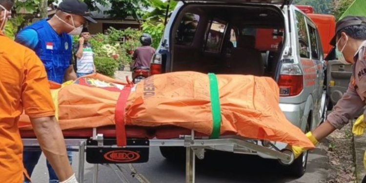 Pria 67 Tahun Ditemukan Meninggal Membusuk di Pohon Durian Lubuk Sikaping
