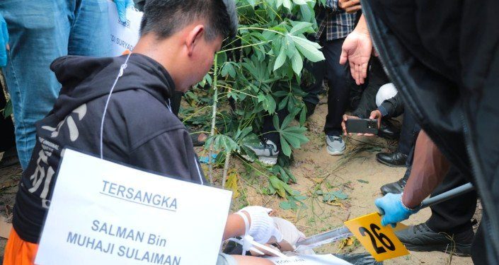 Rekonstruksi Pembunuhan Berencana Honorer SMA oleh Calon Suami di Polres Tulang Bawang 30 Adegan Diperagakan
