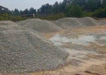 Mafia Penambangan Granit di Karimun Dibiarkan