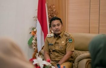 Pemprov Sumbar Gerak Cepat Tindaklanjuti Video Viral Bidan Seberangi Sungai demi Pasien TBC