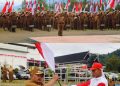 Peringatan HUT RI ke-80, Bupati Kerinci Bagikan Bendera Merah Putih untuk Dikibarkan