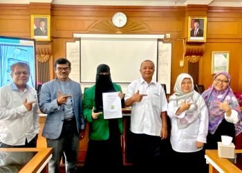 Sukses Pertahankan Tesis, Sisca Oktri Santi Lulus Magister Linguistik FIB Unand