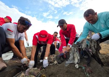 HUT ke-80 RI, Gubernur Mahyeldi: Rayakan Kemerdekaan Melalui Gotong Royong dan Peduli Lingkungan
