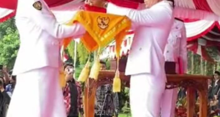 Pimpin Pengibaran Bendera HUT RI ke-80 di Pulang Pisau oleh Bupati Ahmad Rifa’i