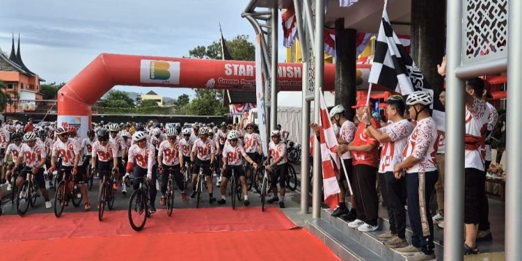 Parade Merah Putih 80 KM, Gubernur Ajak Masyarakat Perkuat Persatuan