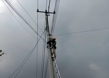 Komitmen Jaga Keandalan Internet, Pemeliharaan Jaringan Kabel di Kerinci Kanan