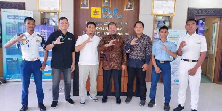 Dukungan Pendidikan Vokasi untuk Siswa SMKN 1 Sasak Ranah Pasisia Pasaman Barat Siap Bersaing di Dunia Digital