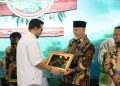 Gubernur Terima Penghargaan PeSoNa 2025, Sumbar Provinsi Terbaik Perhutanan Sosial