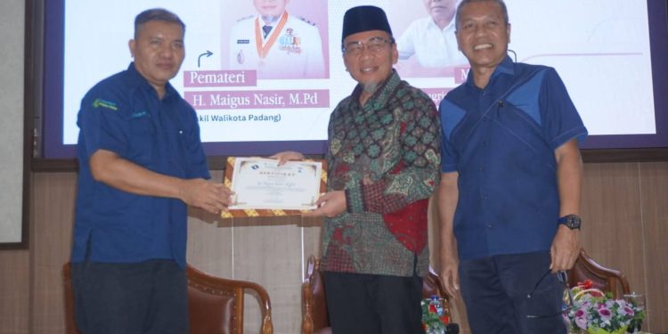 Jurusan Kesling Diminta Dampingi RW Atasi Masalah Sampah di Kota Padang