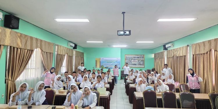 Generasi Muda Melek Digital, PLN Icon Plus Adakan Sharing Session Hidup di Era Digital di SMKN 5 Pekanbaru