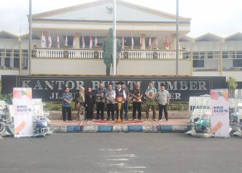 Dukungan Swasembada Pangan Pemkab Jember Serahkan Bantuan 52 Alat Pertanian