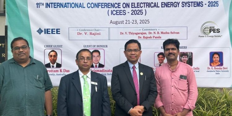 Akademisi UNP Jadi Pembicara Kehormatan di Konferensi Internasional ICEES 2025 Chennai India