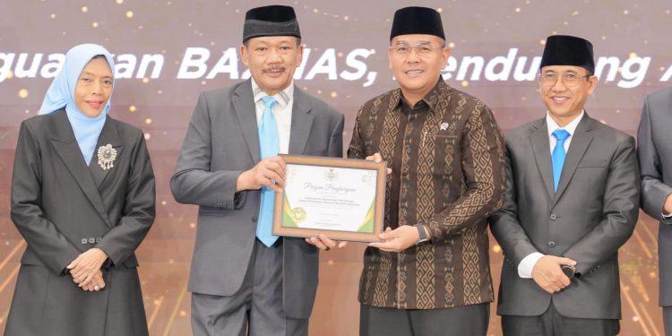 Wamen Ossy Dapat Penghargaan Baznas Award Tahun 2025