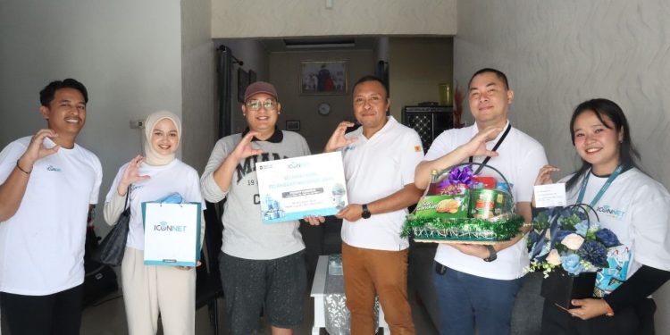 Rayakan Hari Pelanggan Nasional 2025, PLN Icon Plus Berikan Apresiasi untuk Pelanggan ICONNET Pekanbaru