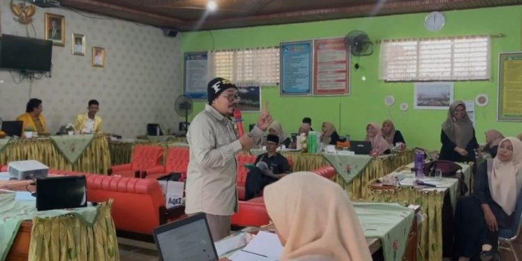 Pelatihan ChatGPT untuk Guru SMAN 1 Sungai Tarab, Tingkatkan Inovasi dan Riset Kolaboratif