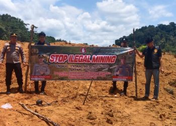 Cegah Penambangan Ilegal, Satgas Polres Solok Selatan Pasang Larangan PETI di Lokasi