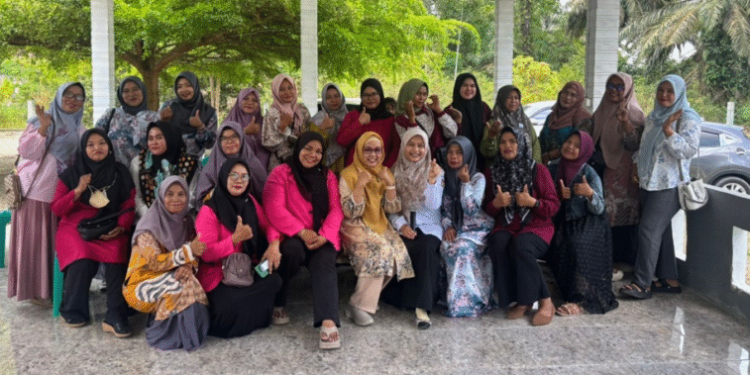 Penelitian Kesehatan Lingkungan Dosen di Desa Buluh Cina oleh Universitas Hang Tuah Pekanbaru