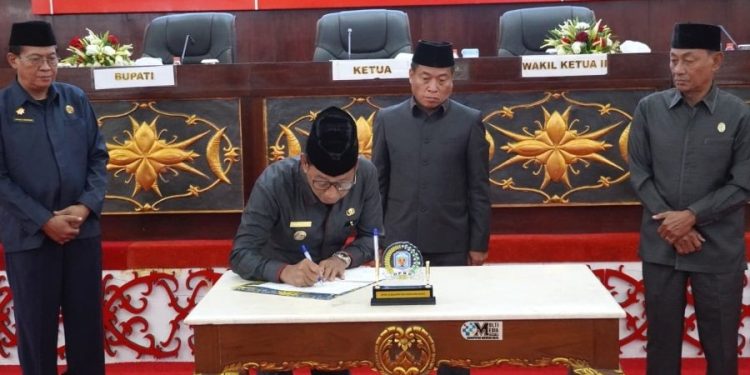 Pemkab Murung Raya Komitmen Transparansi, Raperda Pertanggungjawaban APBD 2024 Disahkan