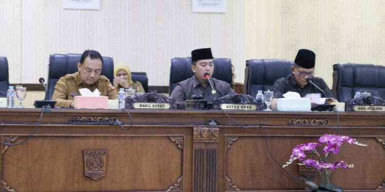 DPRD Agam Bahas Ranperda Cadangan Pangan dalam Sidang Paripurna