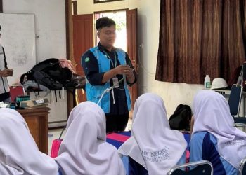 Penguatan Kompetensi Digital Pembekalan Siswa SMK tentang Teknologi Fiber Optik