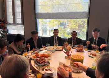 Rektor UNP dan Direktur Hadiri Rapat Tahunan 10 Confucius Institute di Tianjin
