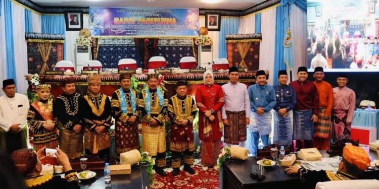 HUT Ke 67 Kabupaten Kerinci dihadiri Wako Alfin dan Ketua TP PKK Sri Kartini Alfin.