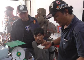 Sabu dalam Kerupuk Sanjai, Satresnarkoba Bukittinggi Tangkap Pengirim di Agam