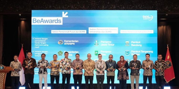 Kementerian ATR BPN Dapat Penghargaan atas Pemanfaatan Tanda Tangan Elektronik Terbaik