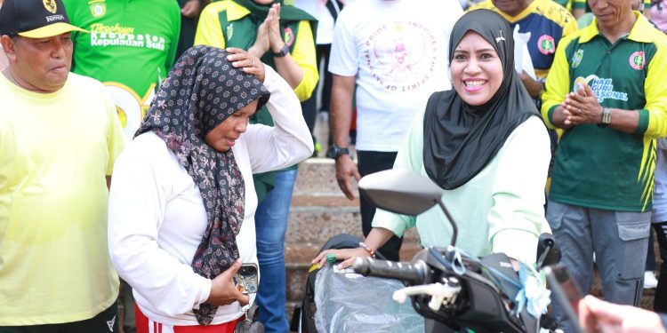 Guru Honorer Menang 1 Unit Sepeda Motor dalam Undian HUT PGRI dan HGN 2025 Terima Kasih Bupati Sula