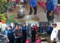 Dukungan Personil Tagana Sawahlunto untuk Dapur Umum Bencana Banjir di Solok