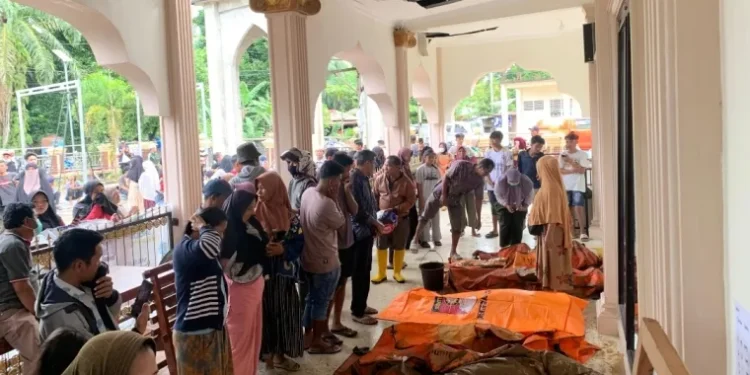 74 Orang Tewas dan 78 Hilang Akibat Banjir Bandang dan Galodo di Agam Makin Meluas