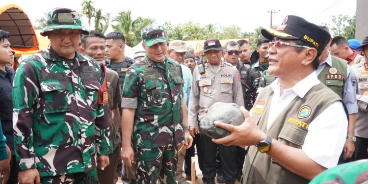 Pembangunan Huntara bagi Korban Banjir dan Longsor di Padang Pariaman oleh Pemerintah