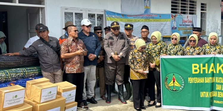 Ikatan Adhyaksa Dharmakarini Sumatera Barat Salurkan Bantuan Sosial ke Nagari Padang Panjang
