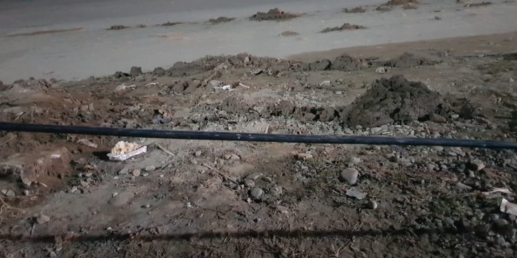 Kawat Menjuntai di Pidie Jaya Seolah Diabaikan