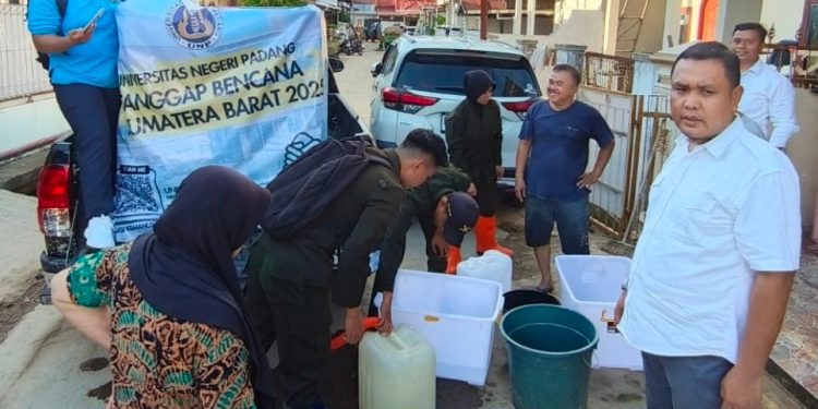 Gerak Cepat, UNP Salurkan Bantuan Donasi kepada Masyarakat