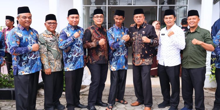 Wawako Payakumbuh Elzadaswarman hadiri pelepasan kafilah