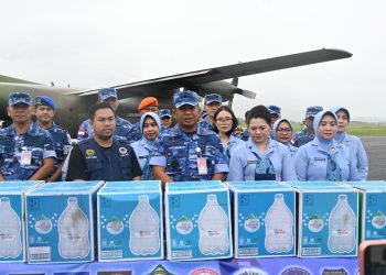 Lanud RSA Natuna Kirim 6,4 Ton Bantuan untuk Korban Bencana di Sumatera