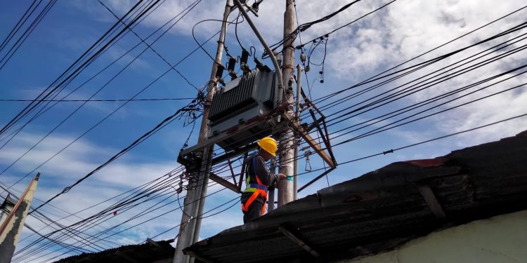 Dukung Layanan Telekomunikasi, Pemeliharaan Jaringan Fiber Optic di Kota Padang