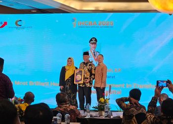 Transformasi SDM BUMD Sumbar Membawa Mahyeldi Mendapat Penghargaan Nasional